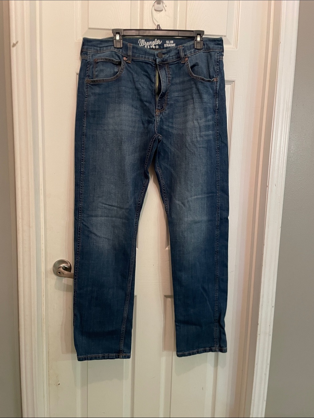 Wrangler Men Slim Straight 36x34 Jeans in Medium Blue